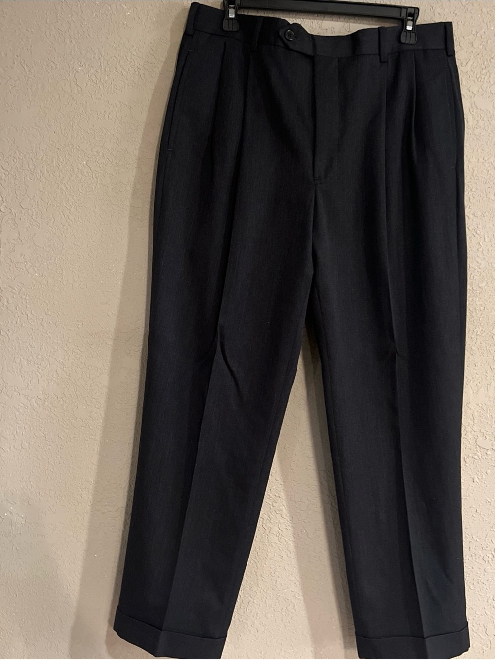 Brooks Brothers Men’s Wool Slacks 36 x 29 Dark Gray Pleated Cuffed Hem EUC